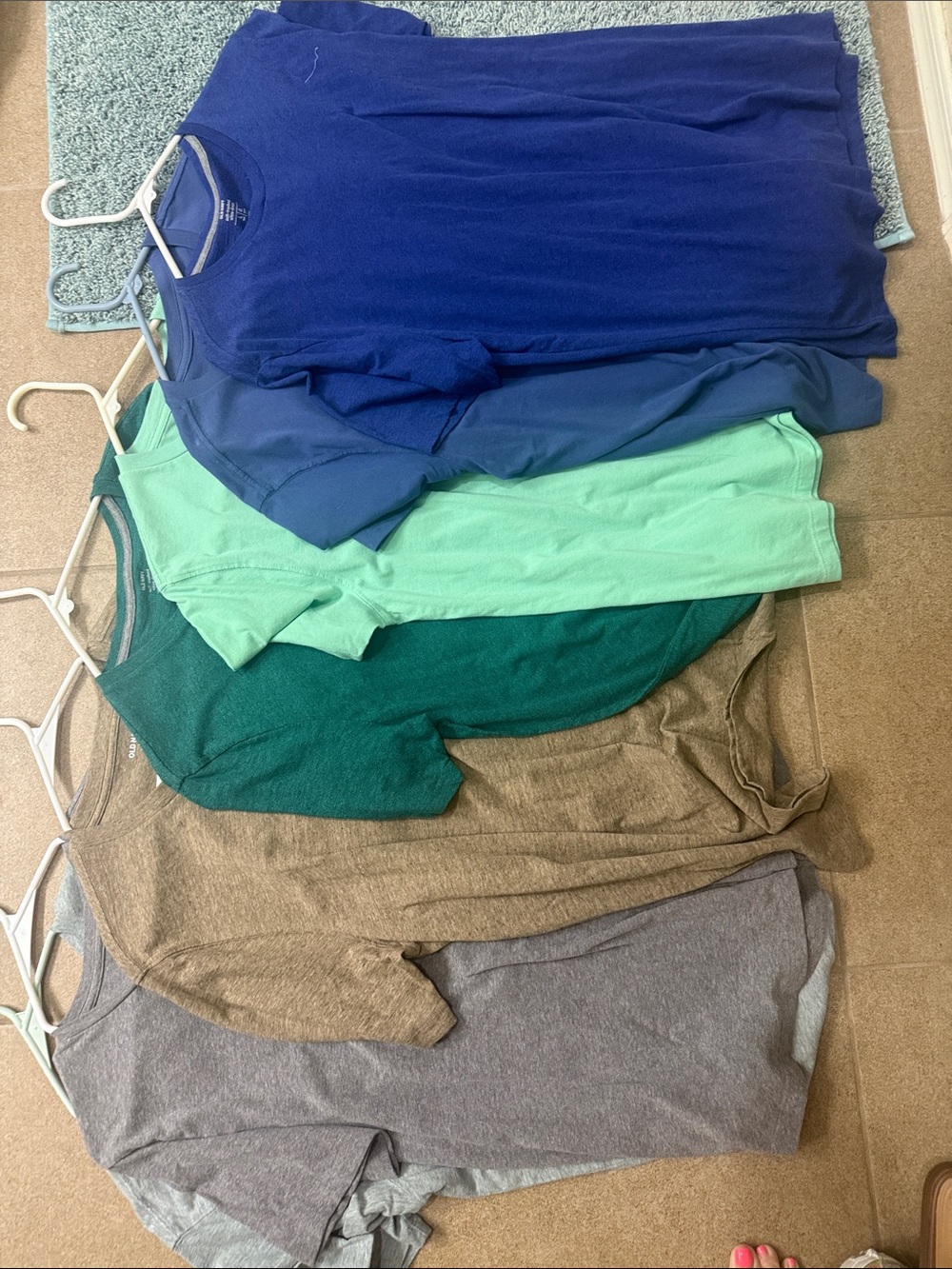 7mens Old Navy Short-Sleeve Tees